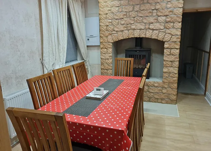 Cheerful 4-Bedroom Holiday Home Close To The Sea Blackpool